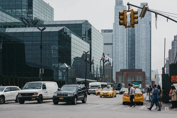 美国纽约 2018年6月1日 纽约街道上的许多黄色出租车 黄色出租车被全世界公认为城市的图标 — 图库照片