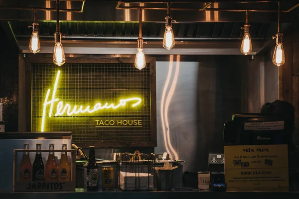 London November 2018 Hermanos Taco House Stand Mercato Metropolitano First — 图库照片