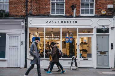 İnsanlar Duke + Covent Garden, Londra Dexter dükkanda geçmiş,