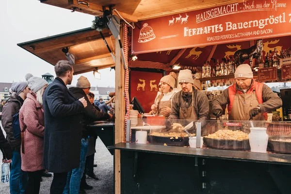Vídeň Rakousko Listopadu 2018 Drali Nakoupit Potraviny Vánoční Novoroční Trh — Stock fotografie