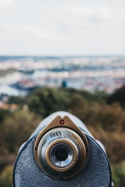 Mince Dalekohled Vyhlídkové Plošině Petřín Praha Létě Město Rozmazané Pozadí — Stock fotografie