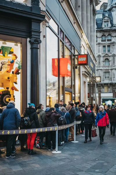 Londres Reino Unido Janeiro 2019 Pessoas Fazendo Fila Para Entrar — Fotografia de Stock