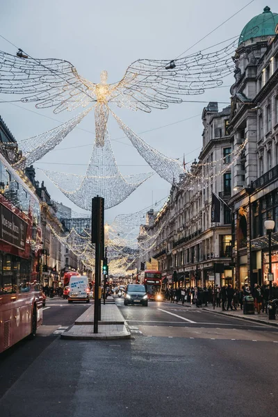 London Wielka Brytania Stycznia 2019 Autobusy Samochody Piesi Pod Anioł — Zdjęcie stockowe