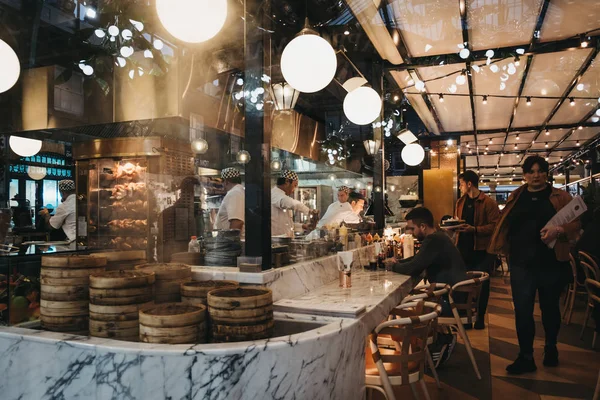 Лондон Великобританія Січень 2019 Погляд Через Вікно Співробітників Всередині Ресторан — стокове фото