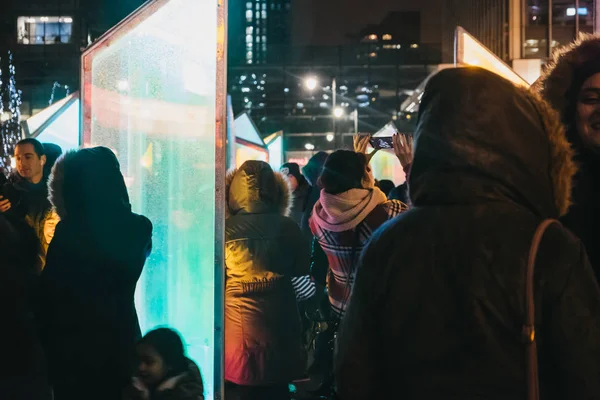Londres Reino Unido Janeiro 2019 Pessoas Andando Dentro Winter Lights — Fotografia de Stock