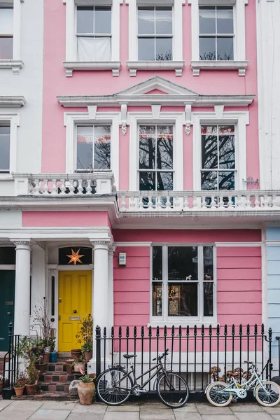 London February 2019 Bicycles Pastel Pink Coloured Terraced House Primrose — Stock Photo, Image