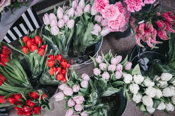 Bunches Fresh Red Pink White Tulips Sale Street Market — Stock Photo, Image