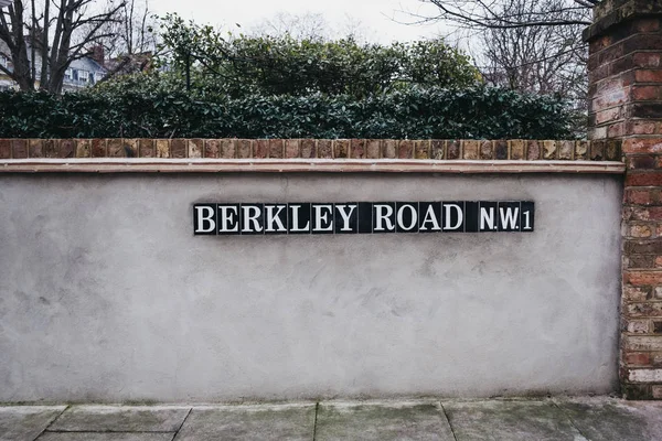 Londres Reino Unido Febrero 2019 Cartel Con Nombre Calle Berkley — Foto de Stock