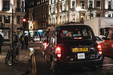 Siyah taksi Regent Street Londra, İngiltere, yakın çekim.