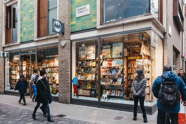 Tanrım insanlar! Çizgi roman dükkanı Covent Garden, Londra, — Stok fotoğraf