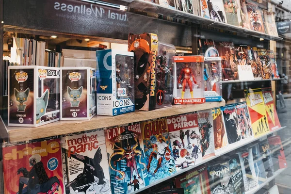 Tanrım çizgi roman bir pencere perakende ekran! Çizgi roman dükkanı c