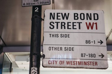 Yeni Bond Caddesi sokak adı üye City Westminster içinde Lon