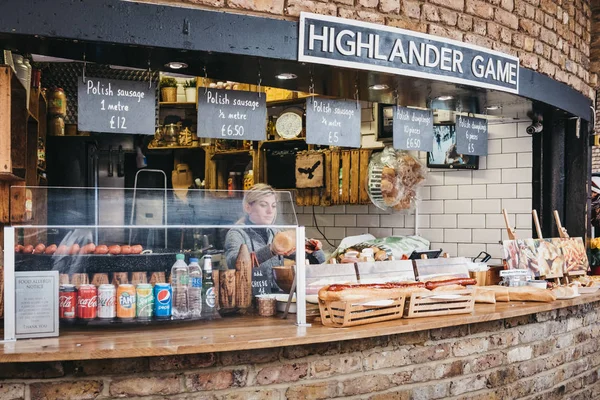 Highland Game street food stand within Camden Market, Londres, Reino Unido — Fotografia de Stock