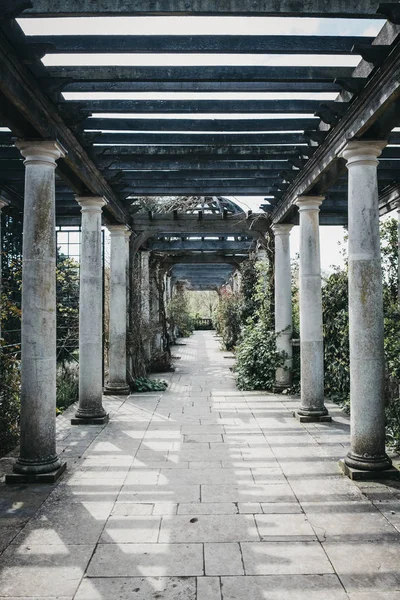 The Hill Garden and Pergola in Golders Green, London, UK. — Stock Photo, Image