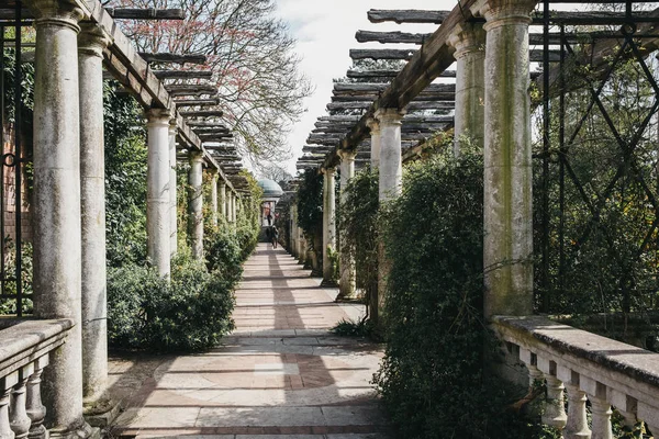 The Hill Garden and Pergola in Golders Green, London, UK. — Stock Photo, Image