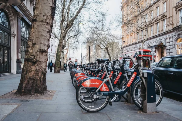 Santander cycles docking station Northumberland Avenue, London, — Stock Photo, Image