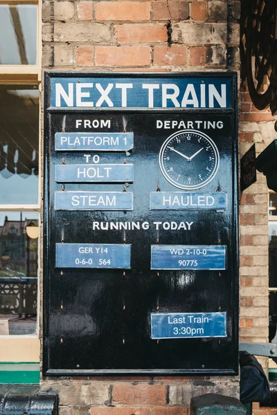 Volgende trein aankondiging voor de Poppy lijn trein, Sheringham, no — Stockfoto