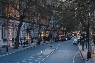 Northumberland Avenue trafik, Westmi şehrinde bir sokak