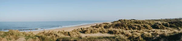 헴스비 해변, 노퍽, 영국의 언덕에서 바라보는 파노라마 뷰. — 스톡 사진