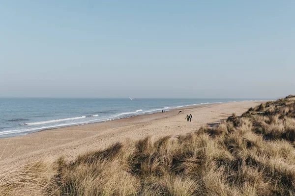 Vista panorâmica da colina sobre a praia de Hemsby, Norfolk, Reino Unido . — Fotografia de Stock