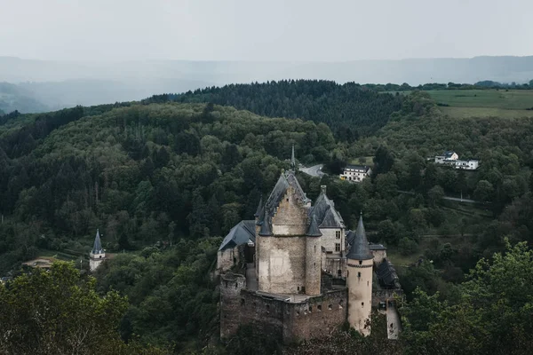 View from above of Vianden Castle, Luxembourg. — Stock Photo, Image