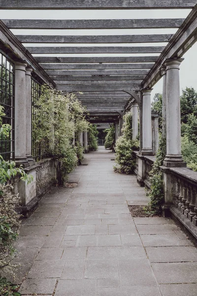 The Hill Garden and Pergola in Golders Green, London, UK. — Stock Photo, Image