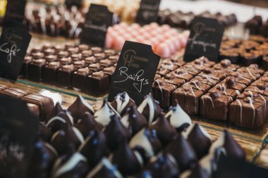 Natalie tarafından Chocolate House içinde satışa çikolata Çeşitleri 