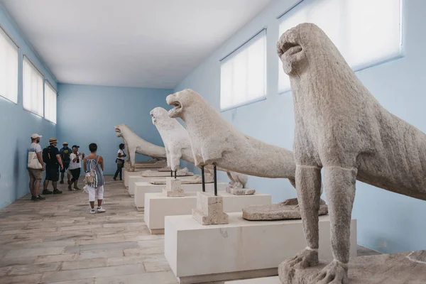 Arkeoloji Müzesi 'ndeki orijinal Naxian Aslanları heykelleri — Stok fotoğraf
