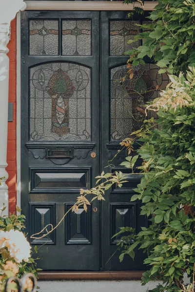 Vidro Manchado Cinza Escuro Porta Frente Uma Casa Tradicional Eduardiana — Fotografia de Stock