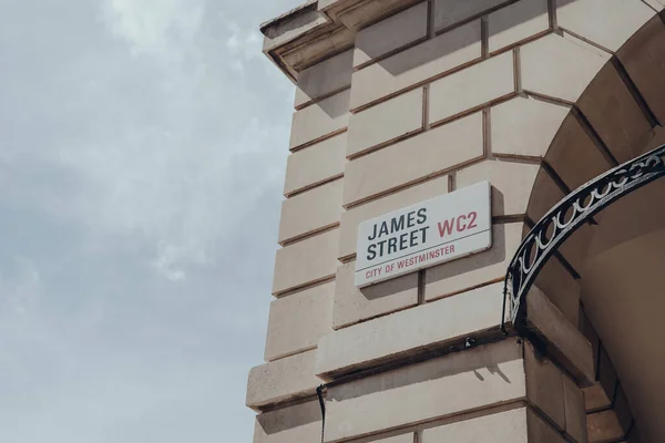 London Großbritannien Juni 2020 Blick Auf Ein Straßenschild Einem Gebäude — Stockfoto