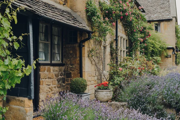 Jardín Delantero Una Casa Piedra Caliza Tradicional Broadway Worcestershire Cotswolds — Foto de Stock