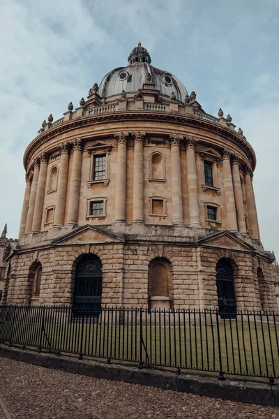 Låg Vinkel Syn Radcliffe Camera Biblioteket Oxford Storbritannien Sommardag — Stockfoto
