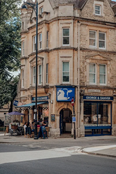 Oxford Reino Unido Agosto 2020 Gente Las Mesas Aire Libre —  Fotos de Stock