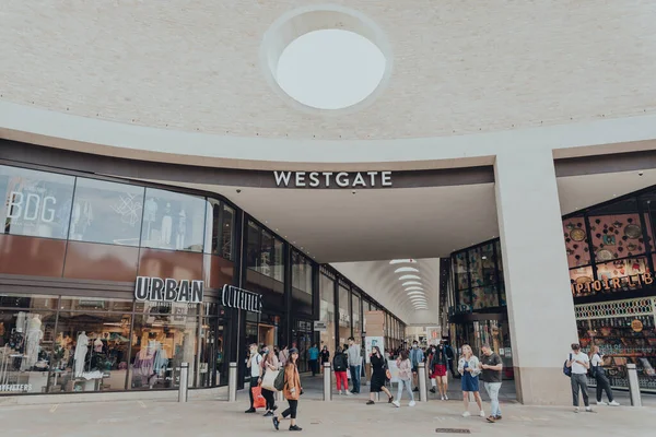 Oxford August 2020 People Walking Entrance Westgate Centre Major Shopping — Stock Photo, Image