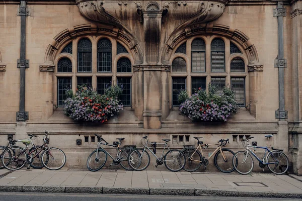 Oxford Agosto 2020 Row Biciclette Parcheggiate Contro Edificio Oxford Ciclismo — Foto Stock