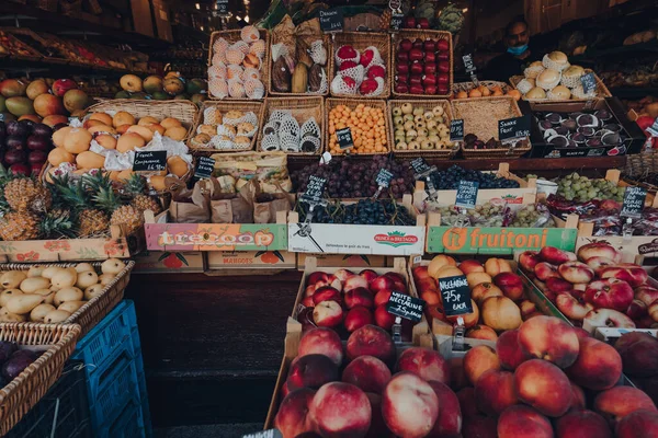 Londres Reino Unido Agosto 2020 Variedad Frutas Verduras Venta Fuera —  Fotos de Stock