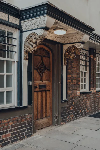 Oxford Vereinigtes Königreich August 2020 Verzierte Hölzerne Eingangstür Eines Traditionellen — Stockfoto