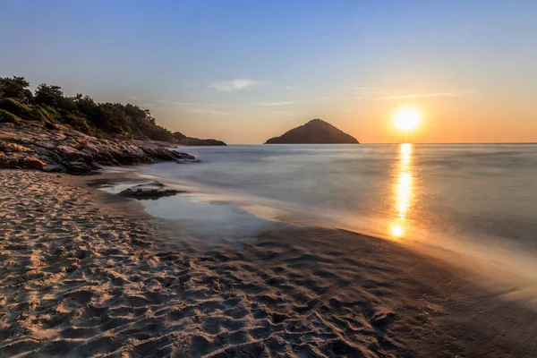 Rajská Pláž Při Západu Slunce Řecko Ostrov Thassos — Stock fotografie