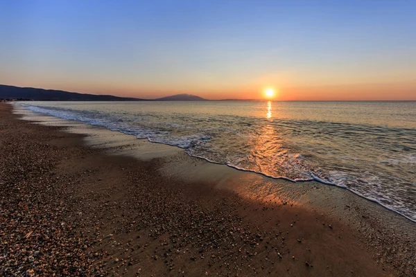 希腊哈尔基迪基海滩上的日落 — 图库照片