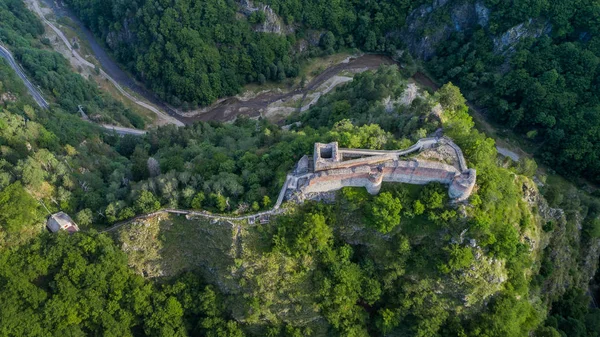 Vista Aérea Ruína Fortaleza Poenari Monte Cetatea Roménia — Fotografia de Stock