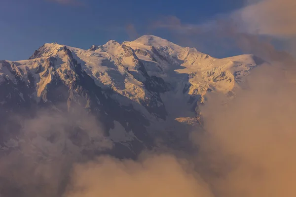 Mont Blanc Είναι Ψηλότερο Βουνό Της Ιστορικής Ευρώπης 4810 Υψόμετρο — Φωτογραφία Αρχείου