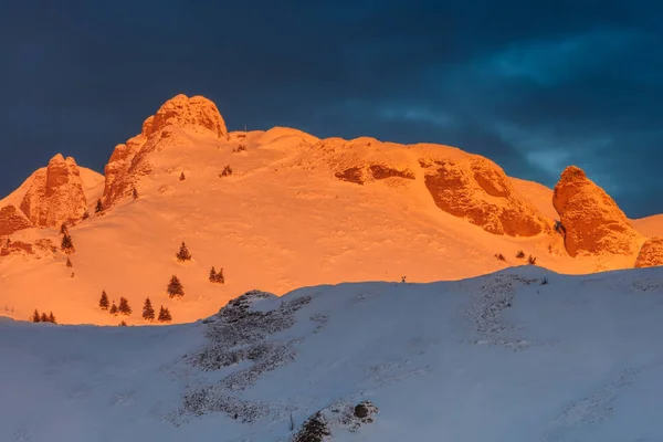Szczyt Góry Zimie Góry Ciucas Rumunia — Zdjęcie stockowe