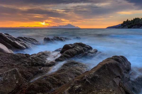 Vourvourou Karidi Strand Mit Berg Athos Hintergrund Überrascht Bei Sonnenaufgang — Stockfoto