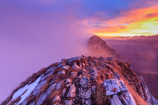 Paisaje Montaña Puesta Del Sol Montañas Piatra Craiului Rumania —  Fotos de Stock