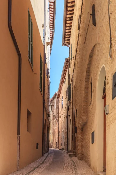 Strada Medievale Scalinata Nella Città Collinare Italiana Trevi — Foto Stock