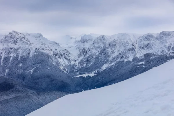 Góry Krajobraz Zimą Góry Bucegi Rumunia — Zdjęcie stockowe