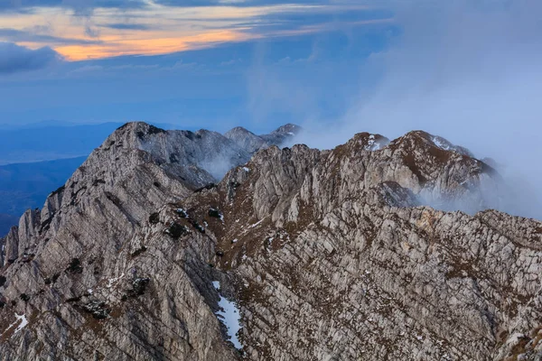 Horská Krajina Při Západu Slunce Piatra Craiului Mountains Rumunsko — Stock fotografie