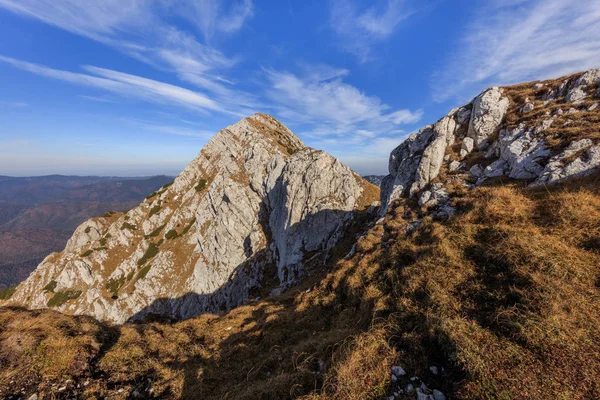 Krajobraz Górski Górach Piatra Craiului Rumunia — Zdjęcie stockowe