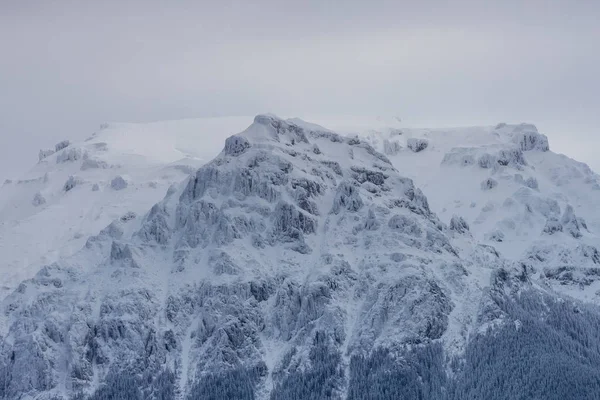 Bergslandskap Vinter Bucegibergen Rumänien — Stockfoto