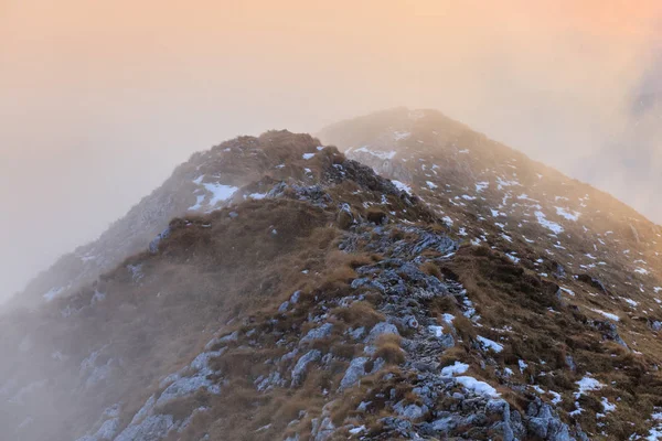 Paisaje Montaña Puesta Del Sol Montañas Piatra Craiului Rumania — Foto de Stock